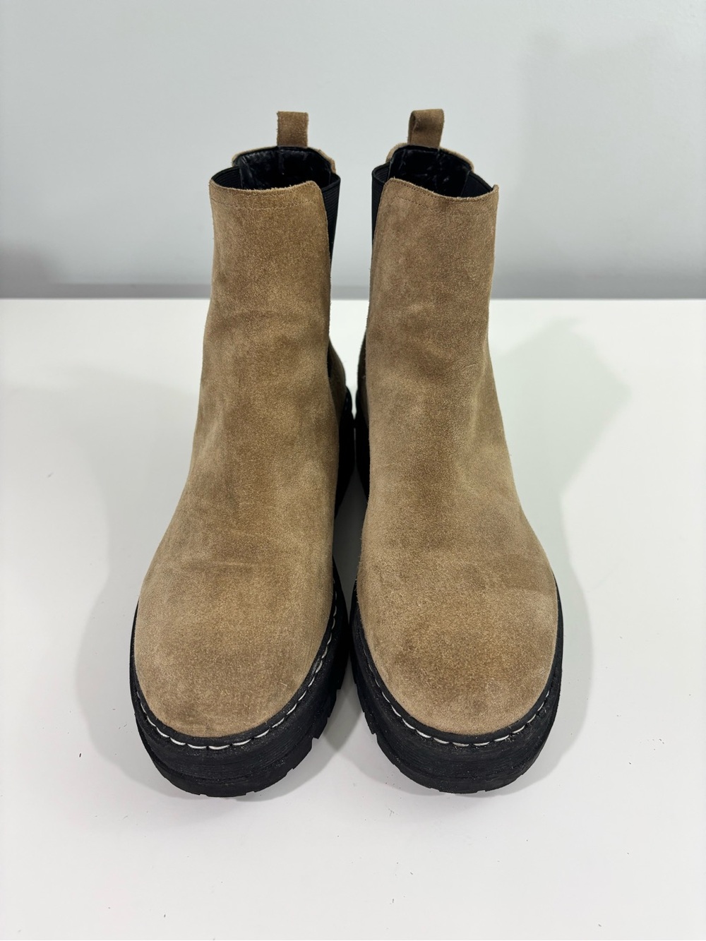 Marc Fisher Padnia Tan Suede Chelsea Lug Boots Sz 9 - Picture 3 of 12